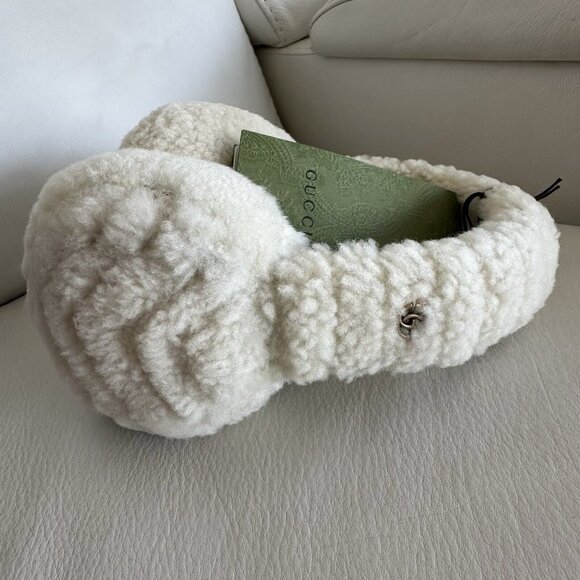 NWT GUCCI DOUBLE G SHEARLING EAR MUFFS WHITE - Picture 5 of 10